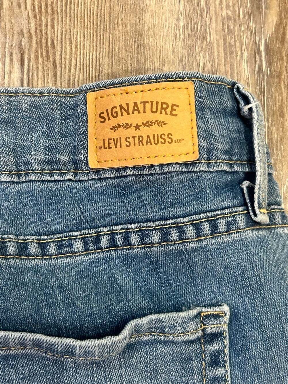 Signature by Levi Strauss & Co. Women's Mid Rise Skinny Jeans Size 18M - Picture 8 of 8